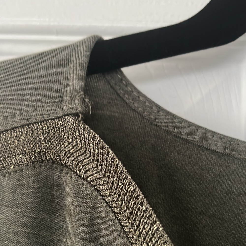 Rose & Olive T-Shirt - Picture 6 of 6